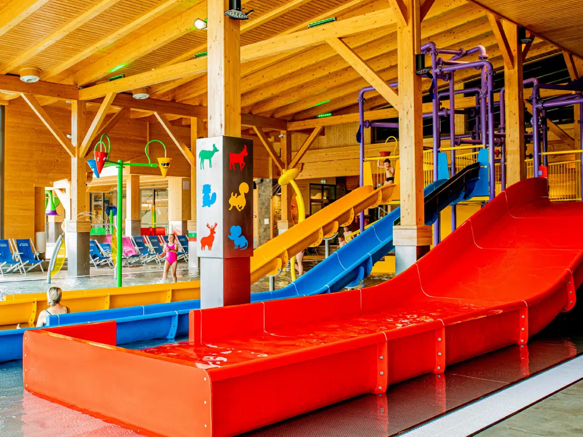 zakopane-thermal-baths-indoor-kids-area Gentle waterslides perfect for your kids at thermal baths in Chocholow